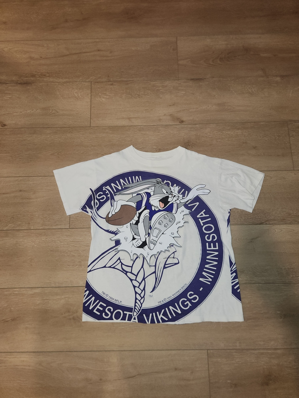 Vintage Y2K Minnesota Vikings Bugs Bunny Graphic T-shirt Mens Mediu Good Conditi